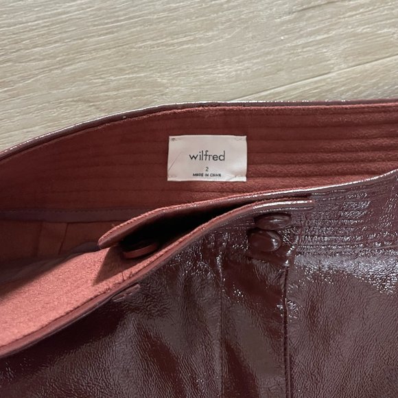 Aritzia Wilfred Glossy Faux Leather Funk Pant in Rustique Size 2 - Picture 3 of 4